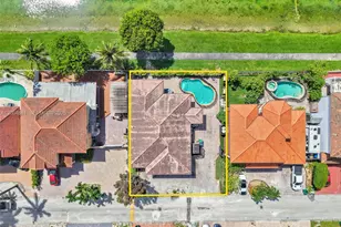 20027 NW 85th Ave, Hialeah, FL 33015 - Photo 10