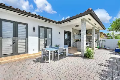 20027 NW 85th Ave, Hialeah, FL 33015 - Photo 6