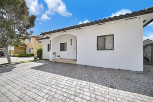 20027 NW 85th Ave, Hialeah, FL 33015 - Photo 8