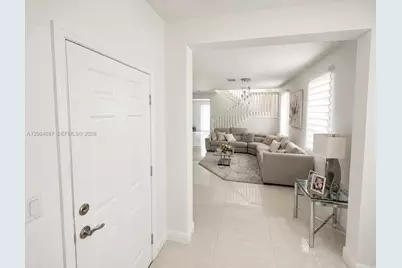 10614 W 35th Ln, Hialeah, FL 33018 - Photo 8