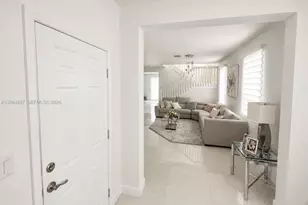 10614 W 35th Ln, Hialeah, FL 33018 - Photo 8