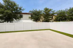 10614 W 35th Ln, Hialeah, FL 33018 - Photo 20
