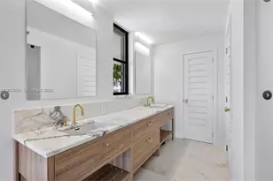 2575 S Bayshore Dr, Miami, FL 33133 - Photo 22
