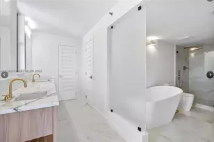 2575 S Bayshore Dr, Miami, FL 33133 - Photo 20