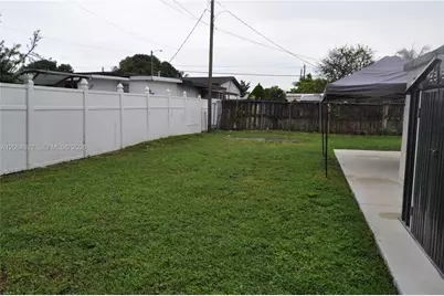 4035 E 2nd Ave, Hialeah, FL 33013 - Photo 38