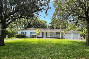 460 San Servando Ave, Coral Gables, FL 33143 - Photo 2