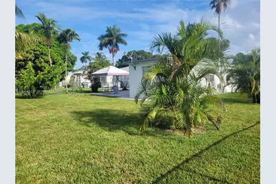14280 NE 11th Ave, North Miami, FL 33161 - Photo 28