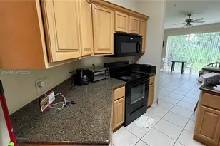 1015 Pipers Cay Dr, West Palm Beach, FL 33415 - Photo 4
