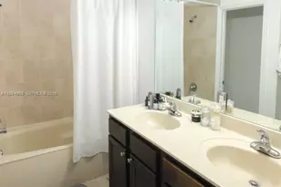 1001 NE 208th St, Miami, FL 33179 - Photo 28