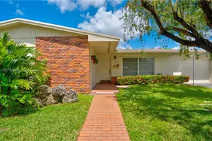 1730 SW 97th Pl, Miami, FL 33165 - Photo 12