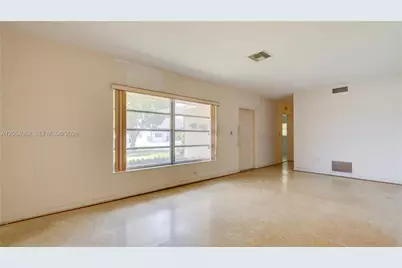 1730 SW 97th Pl, Miami, FL 33165 - Photo 16