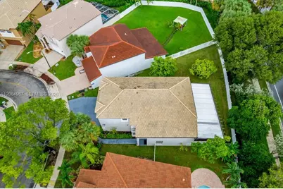 15887 NW 11th St, Pembroke Pines, FL 33028 - Photo 56