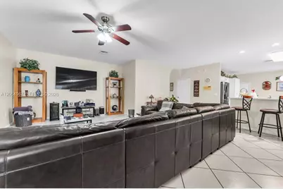 15887 NW 11th St, Pembroke Pines, FL 33028 - Photo 20