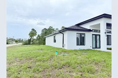 705 Colyer St E, Lehigh Acres, FL 33974 - Photo 14