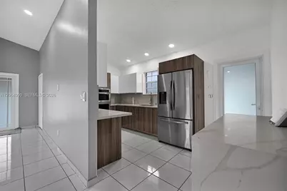 451 E 37th St, Hialeah, FL 33013 - Photo 8