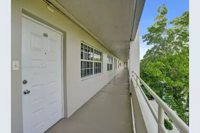 808 Cypress Blvd #409, Pompano Beach, FL 33069 - Photo 2