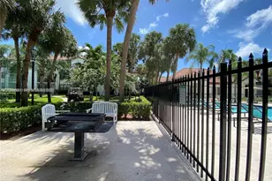 610 S Park Rd, Hollywood, FL 33021 - Photo 24