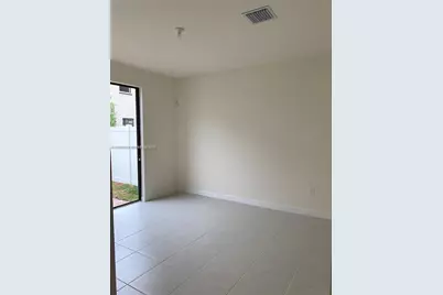 11089 W 34th Ct #11089, Hialeah, FL 33018 - Photo 2