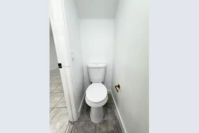 5580 W 26th Ct #209, Hialeah, FL 33016 - Photo 8