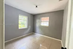 951 NE 157th Ter, North Miami Beach, FL 33162 - Photo 10