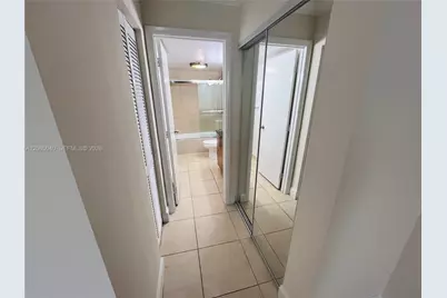 1605 Bay Rd #403, Miami Beach, FL 33139 - Photo 18