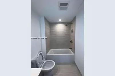 77 SE 5th St #1704, Miami, FL 33131 - Photo 10