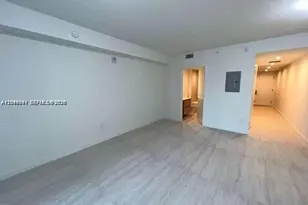 77 SE 5th St, Miami, FL 33131 - Photo 8