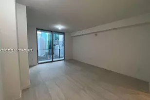 77 SE 5th St, Miami, FL 33131 - Photo 4