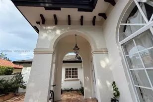 15901 NW 83rd Pl, Miami Lakes, FL 33016 - Photo 4