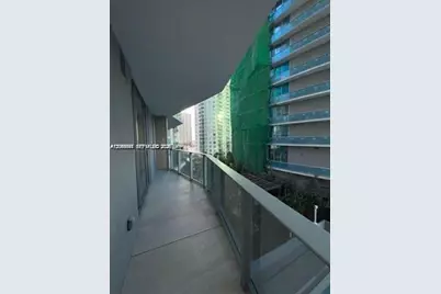 77 SE 5th St #1605, Miami, FL 33131 - Photo 2