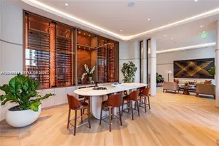77 SE 5th St, Miami, FL 33131 - Photo 38