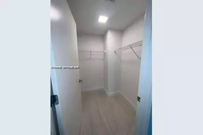 77 SE 5th St #1605, Miami, FL 33131 - Photo 12