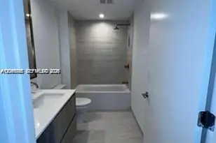 77 SE 5th St, Miami, FL 33131 - Photo 10