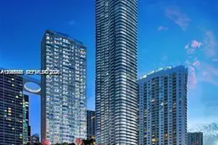77 SE 5th St, Miami, FL 33131 - Photo 16