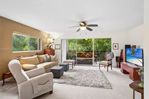 900 SW 142nd Ave, Pembroke Pines, FL 33027 - Photo 4