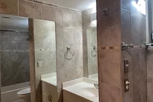 8810 Fontainebleau Blvd, Miami, FL 33172 - Photo 16