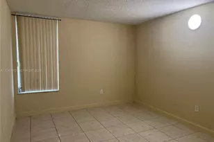 8810 Fontainebleau Blvd, Miami, FL 33172 - Photo 18
