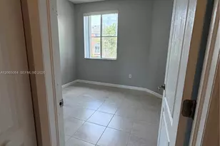 7130 NW 177th St, Hialeah, FL 33015 - Photo 8