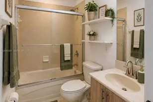 11103 NW 83rd St, Doral, FL 33178 - Photo 10