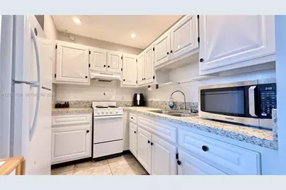 22 SE 3rd Ter #31, Dania Beach, FL 33004 - Photo 2