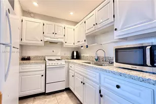 22 SE 3rd Terrace, Dania Beach, FL 33004 - Photo 2