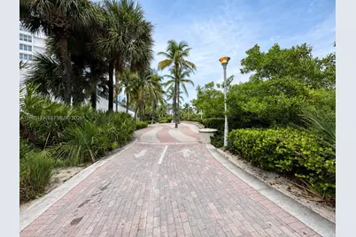 1621 Collins Ave #402, Miami Beach, FL 33139 - Photo 34