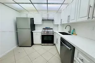 1621 Collins Ave, Miami Beach, FL 33139 - Photo 2