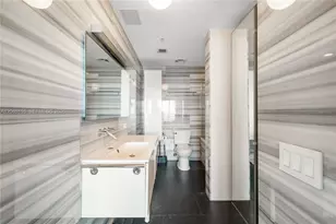 60 SW 13th St, Miami, FL 33130 - Photo 4