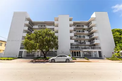 1030 9th St #204, Miami Beach, FL 33139 - Photo 1