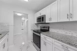 1030 9th St, Miami Beach, FL 33139 - Photo 12