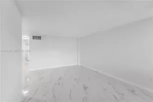 1030 9th St, Miami Beach, FL 33139 - Photo 6