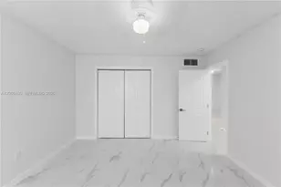 1030 9th St, Miami Beach, FL 33139 - Photo 16