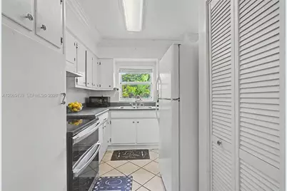 9770 Cutler Ridge Dr, Cutler Bay, FL 33157 - Photo 4