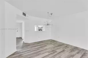 550 SW 138th Ave, Pembroke Pines, FL 33027 - Photo 10